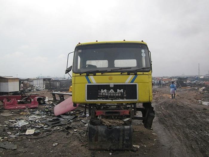 加纳的垃圾处理车